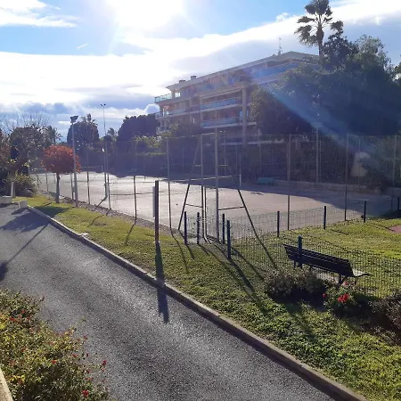 Studio A Saint Laurent Du Var A 100 M De La Plage Avec Piscine Partagee Et Jardin Clos Saint-Laurent-du-Var