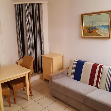 Apartment Studio A Saint Laurent Du Var A 100 M De La Plage Avec Piscine Partagee Et Jardin Clos Saint-Laurent-du-Var