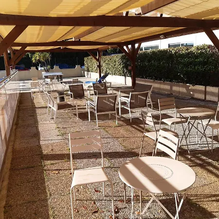 Studio A Saint Laurent Du Var A 100 M De La Plage Avec Piscine Partagee Et Jardin Clos Apartment